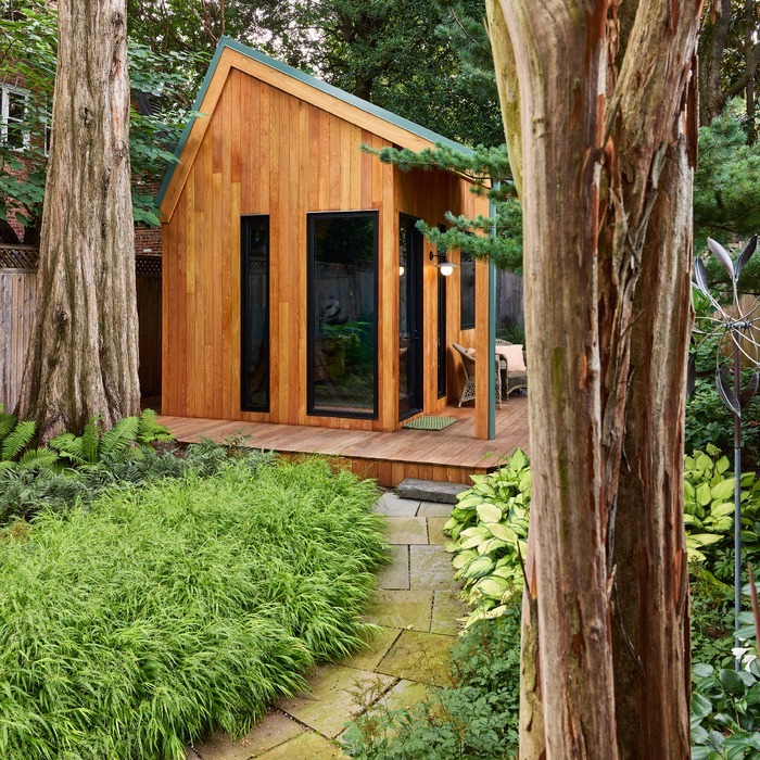 backyard-writers-cabin-in-georgetown-washington-dc-04-1