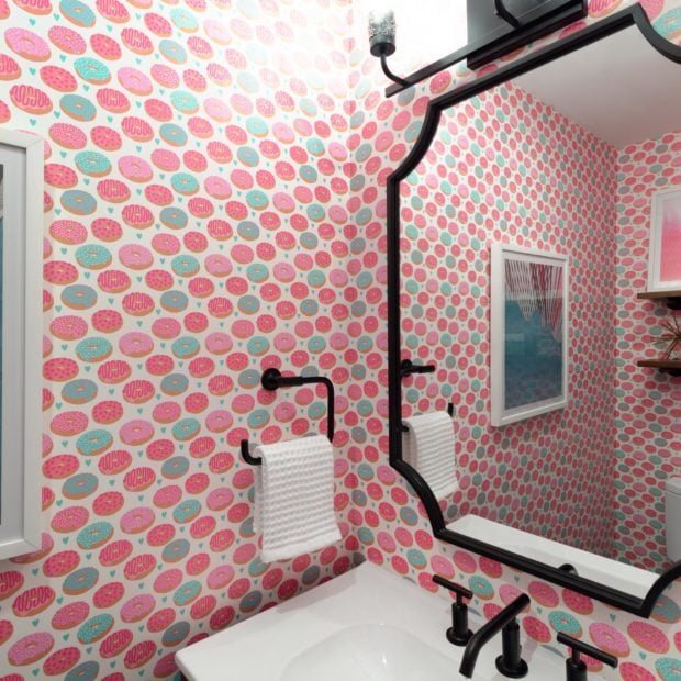 donut-powder-room-on-14th-street-washington-dc-03-620x620