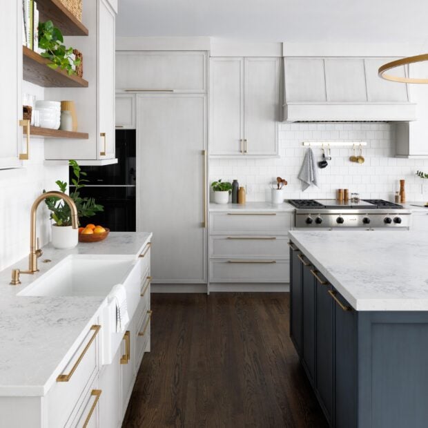 neutral-and-navy-kitchen-in-arlington-virginia-5-620x620