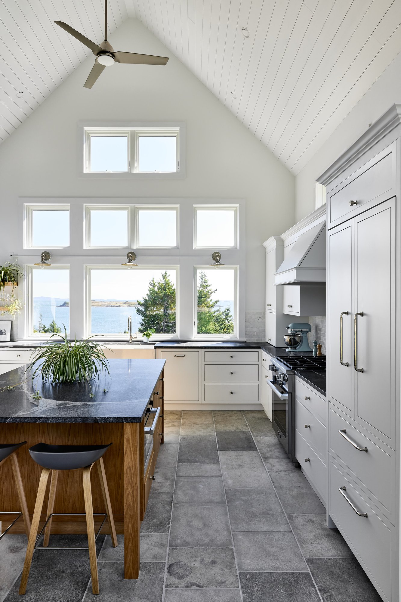 coastal-kitchen-addition-in-vinalhaven-maine-07-1