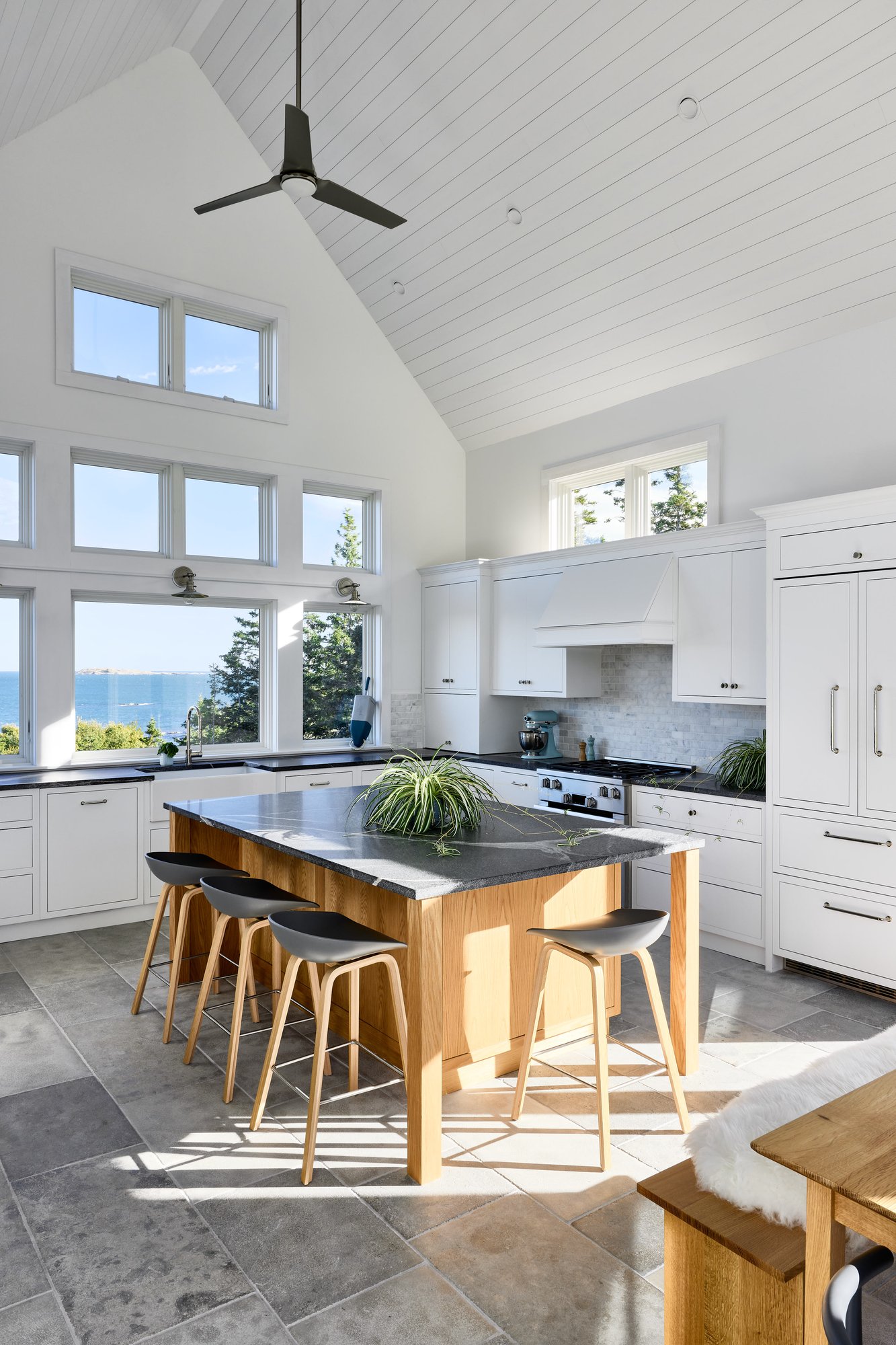 coastal-kitchen-addition-in-vinalhaven-maine-04