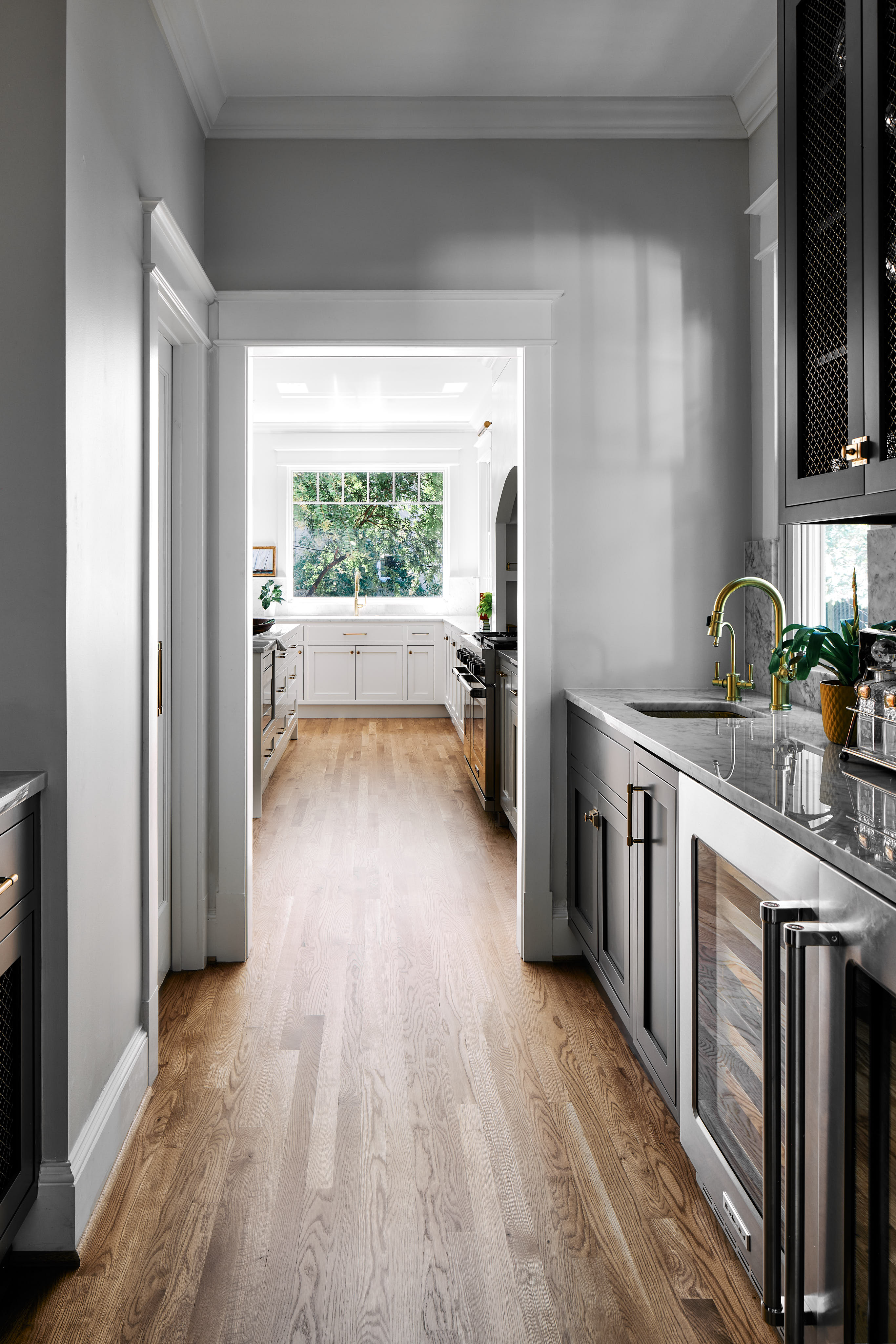 What to Include in a Butler’s Pantry