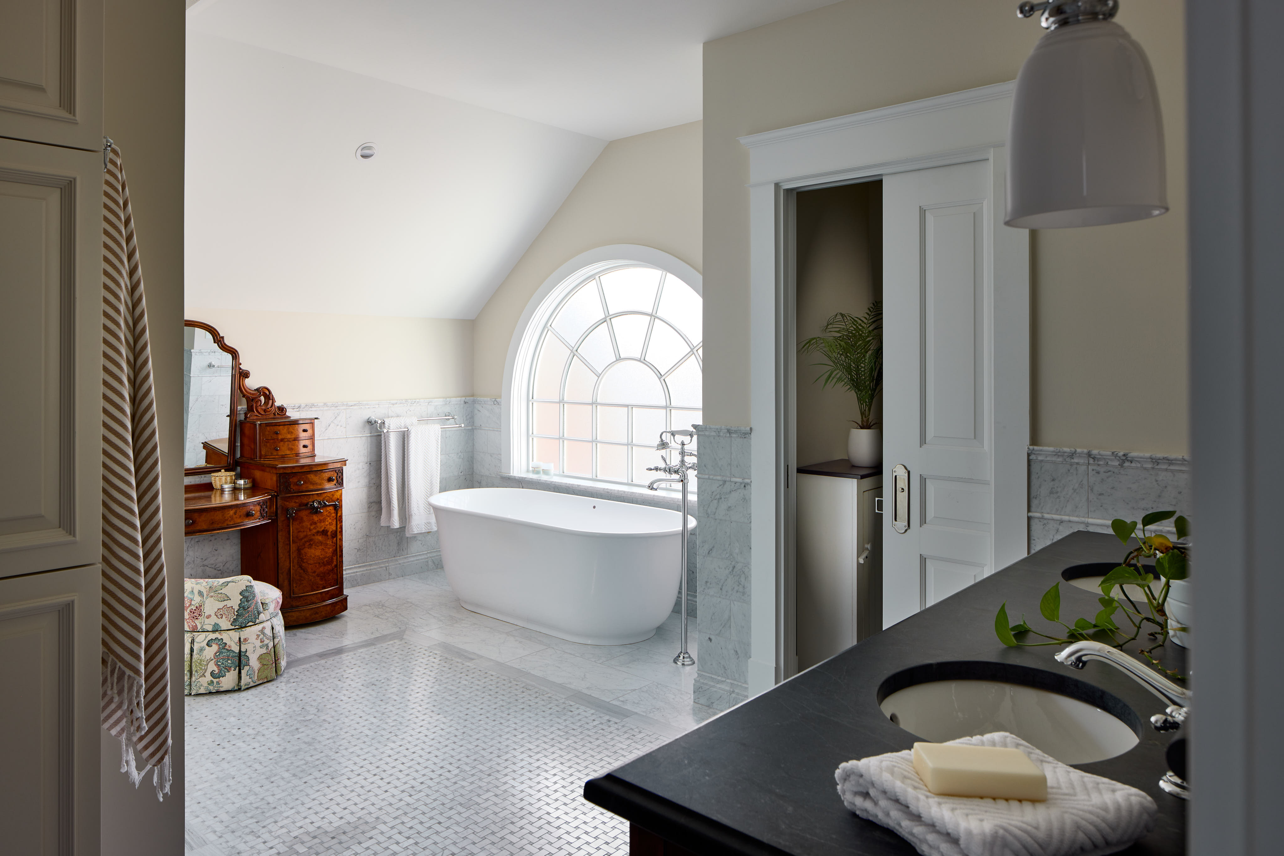 7 Spa-Inspired Bathroom Features Homeowners Are Asking For in DC