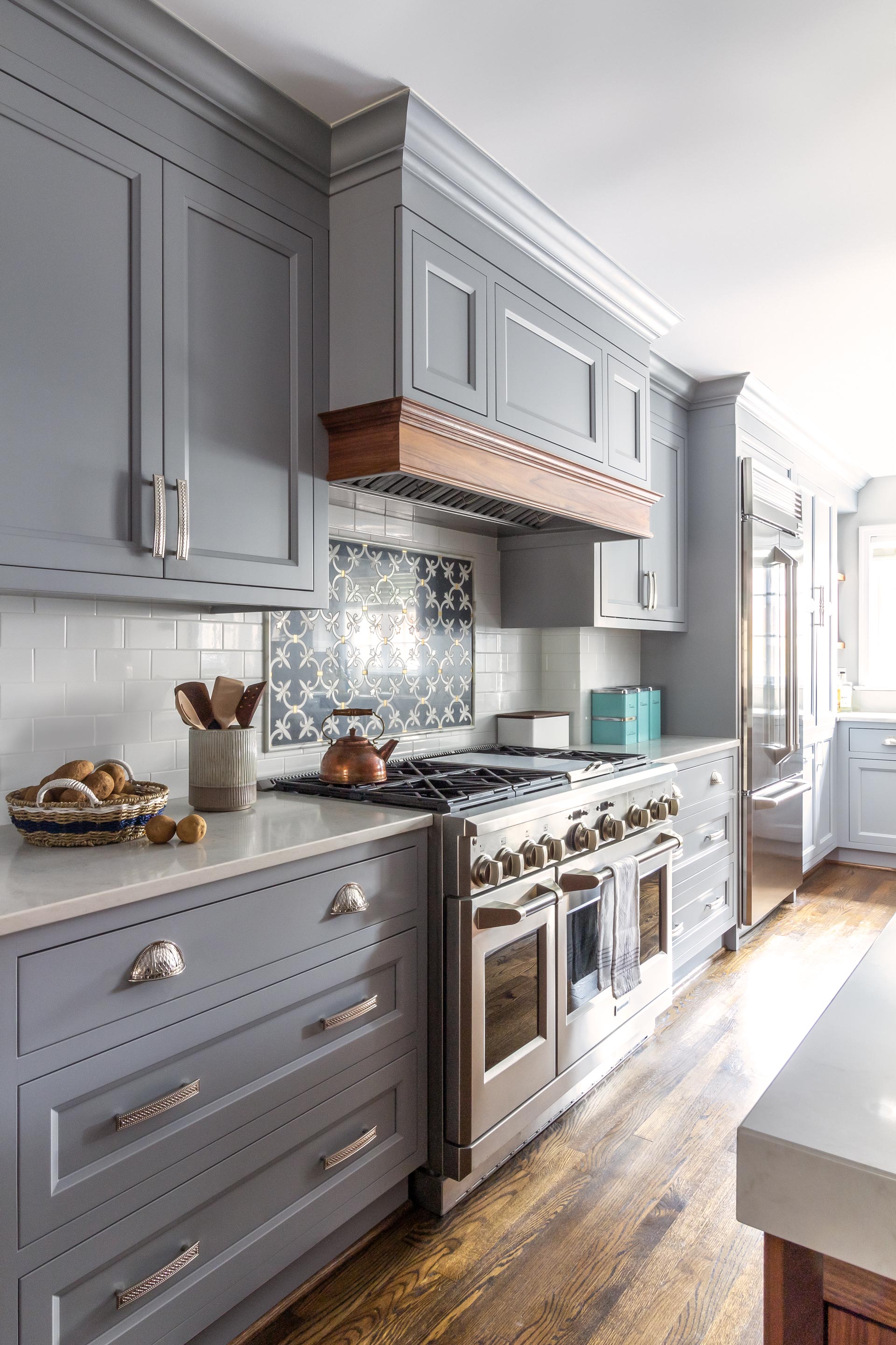 Modern farmhouse shop kitchen hood